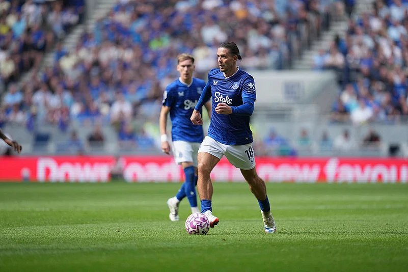 English Premier League 2025-26 matchday 2 Everton vs Brighton_Kiernan Dewsbury-Hall