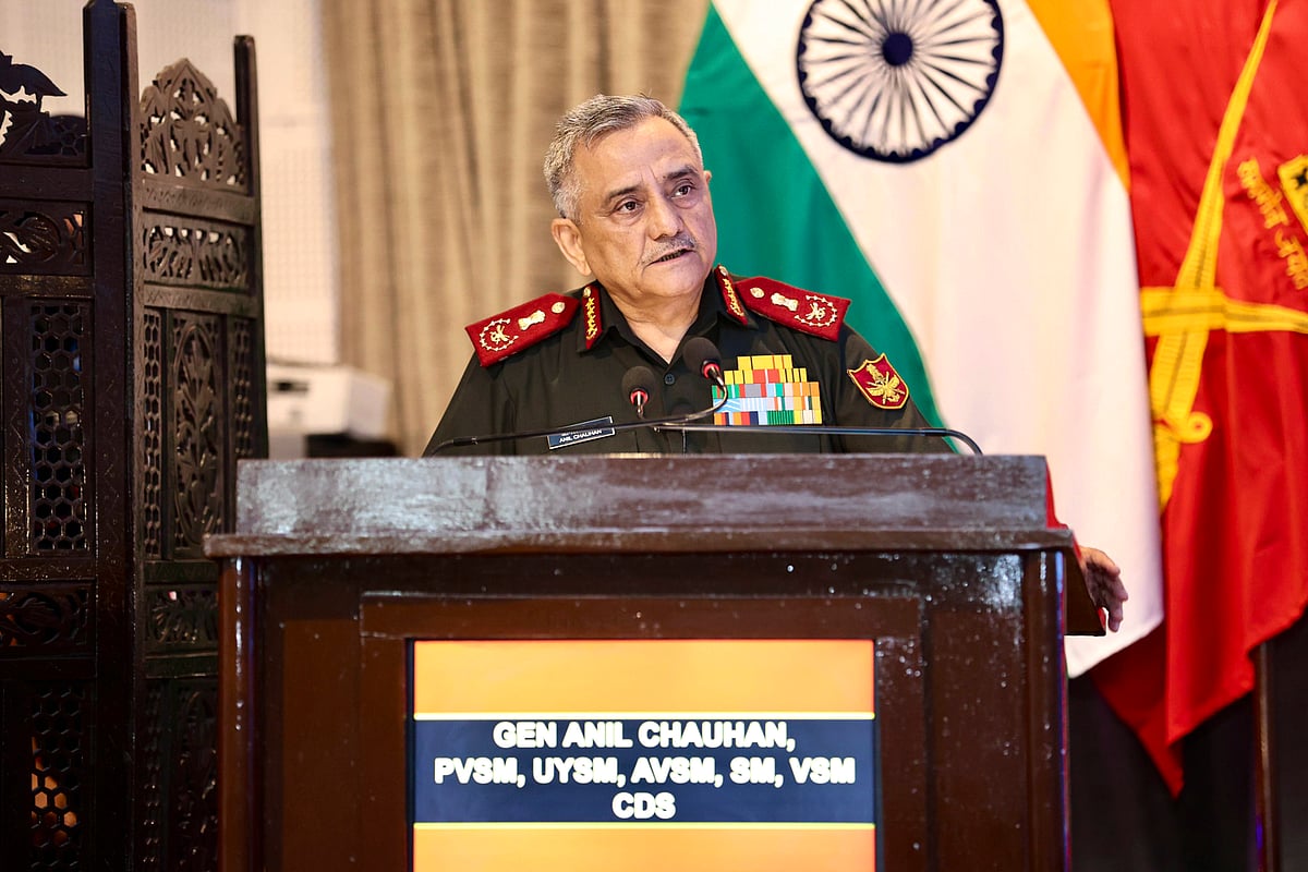 PTI : Chief of Defence Staff General Anil Chauhan delivers the keynote address at 'Ran Samwad', 