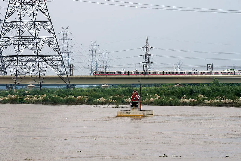 Yamuna water level rises