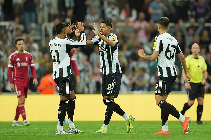 Britain soccer Premier League 2025-26 Newcastle United vs Liverpool_William Osula