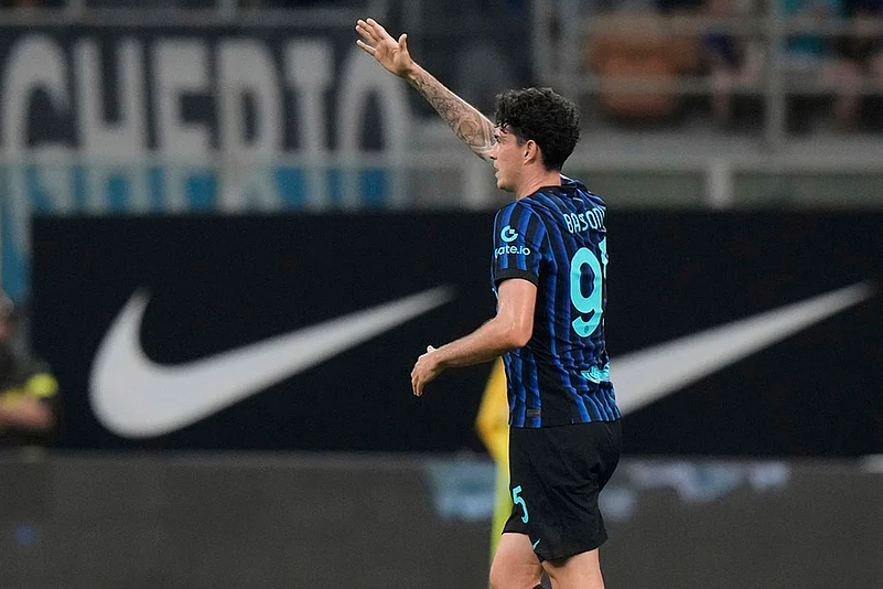 Italy soccer Serie A 2025-26 match Inter Milan vs Torino_Alessandro Bastoni