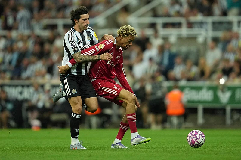 Britain soccer Premier League 2025-26 Newcastle United vs Liverpool_Sandro Tonali