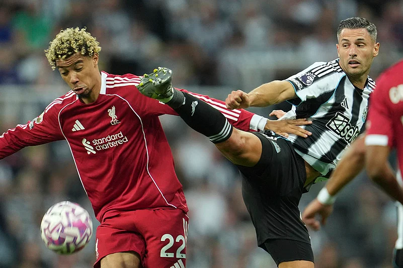 Britain soccer Premier League 2025-26 Newcastle United vs Liverpool_Hugo Ekitike