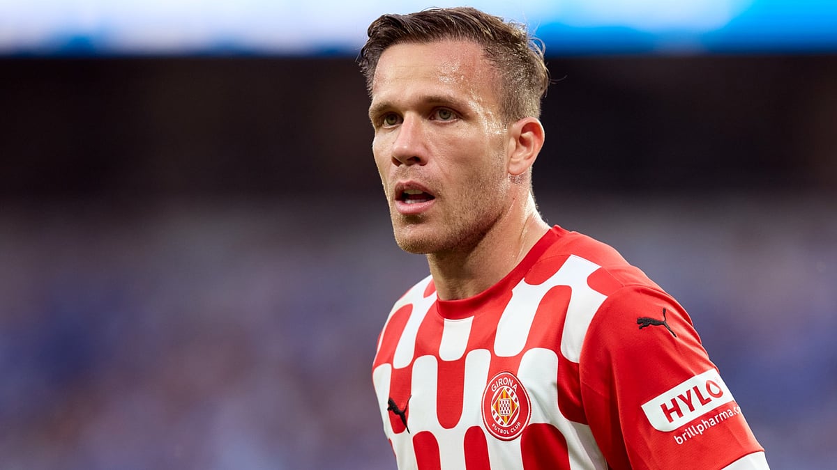 Arthur Melo joins Gremio on loan.