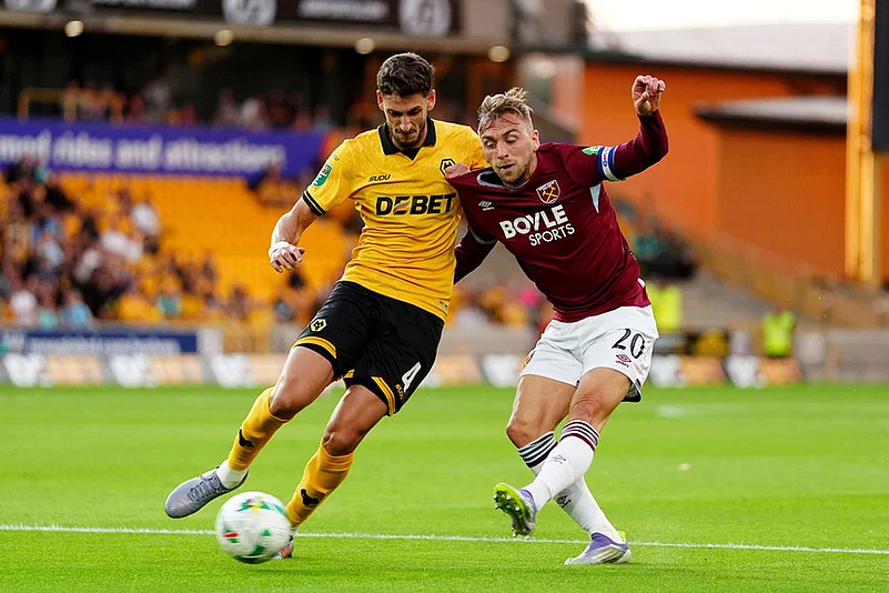 EFL Cup 2025-26 Round 2 soccer match Wolves vs West Ham_Santiago Bueno