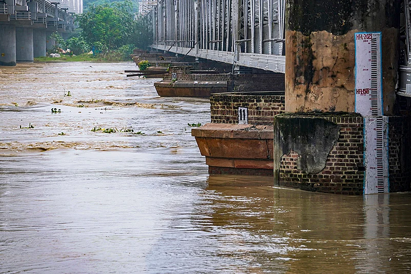 Yamuna water level remains above danger mark in Delhi