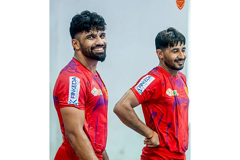 When hard work meets happiness… Arkam Shaikh flashing that Dabang smile!