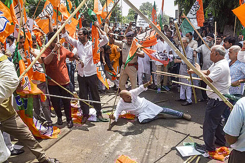 BJP and Congress supporters clash in Patna