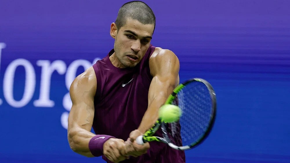 | Photo: AP/Adam Hunger : US Open 2025: Carlos Alcaraz Vs Mattia Bellucci
