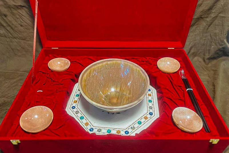 PM Modis gift to Japanese PM