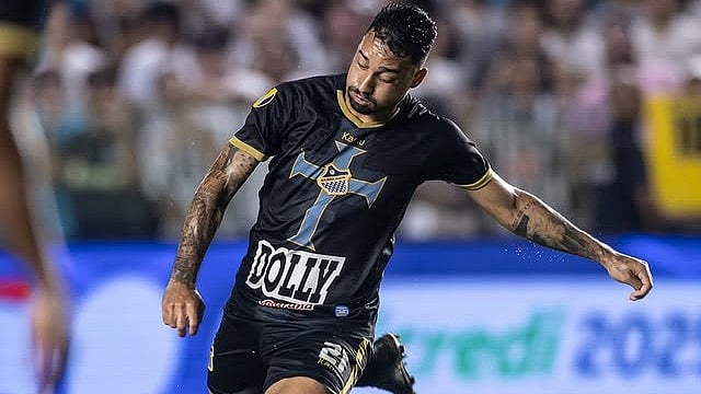 | Photo: Instagram/robinho95_ : File photo of Robson Robinho in action for EC Agua Santa in Campeonato Paulista.