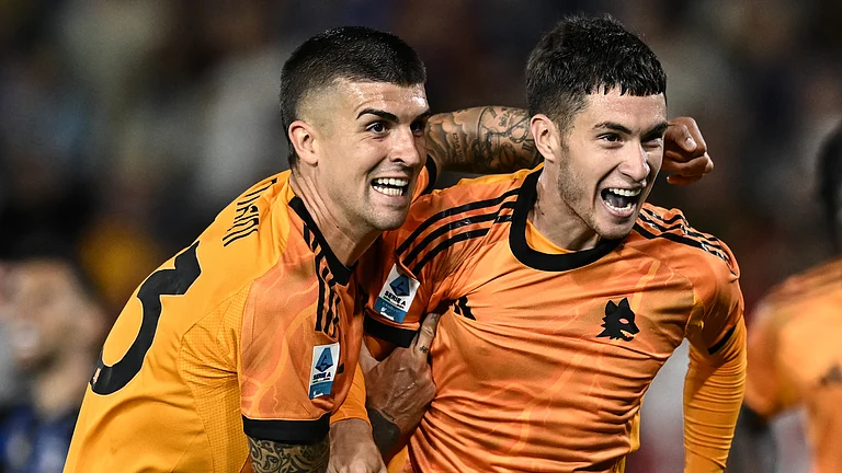 Matias Soule celebrates his goal - null