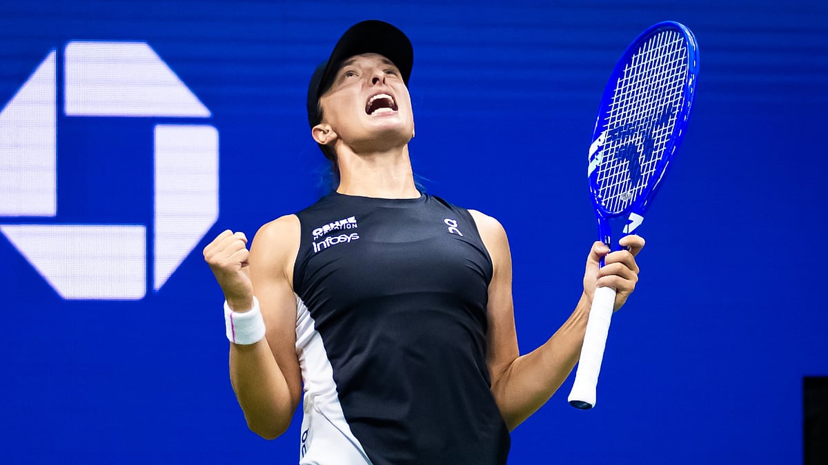 Iga Swiatek celebrates her win