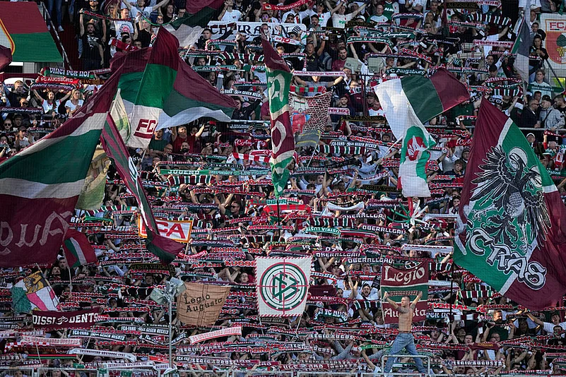 FC Bayern Munich vs FC Augsburg