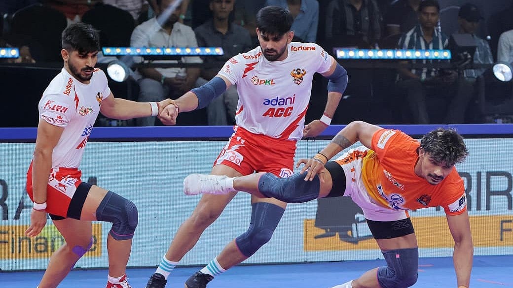 PKL : Puneri Paltan vs Gujarat Giants, PKL 2025: Action from the game.