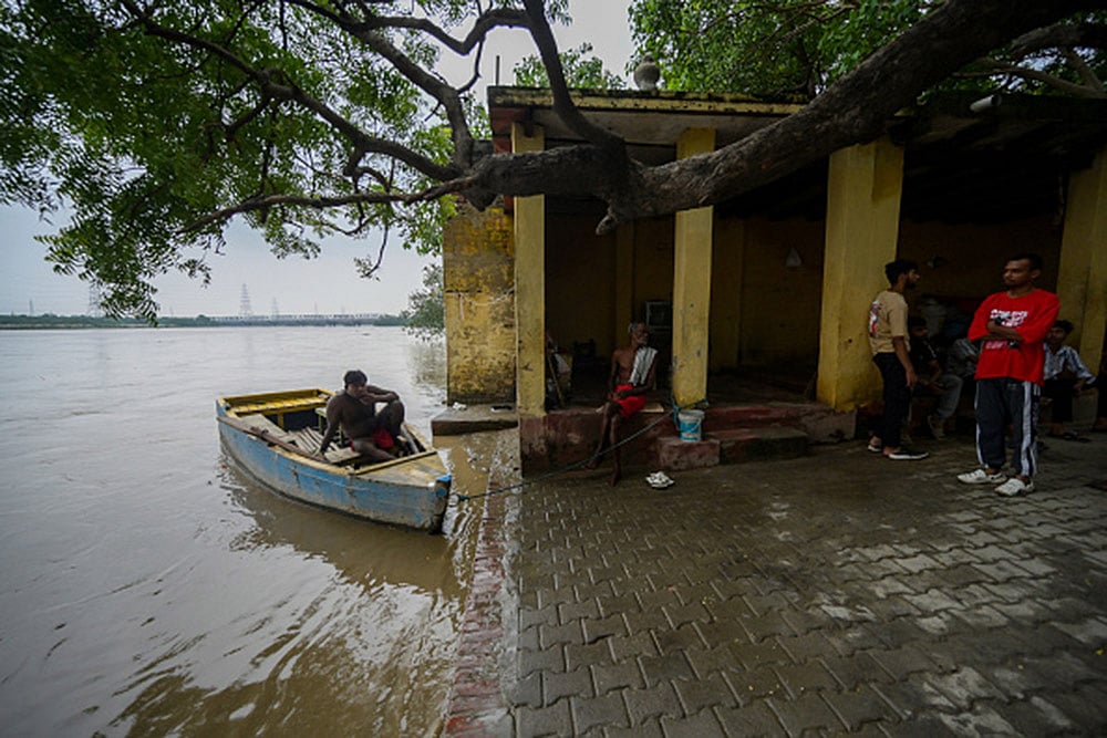 Hindustan Times : Yamuna River crosses Danger Mark