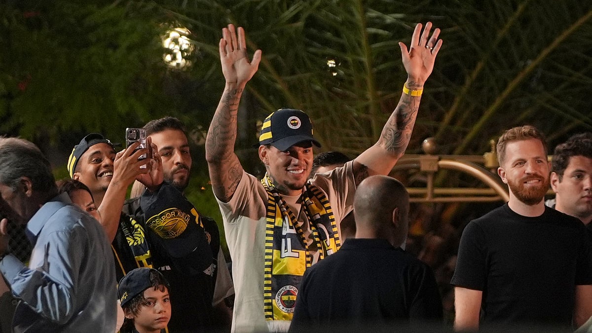 Ederson signs for Fenerbahce