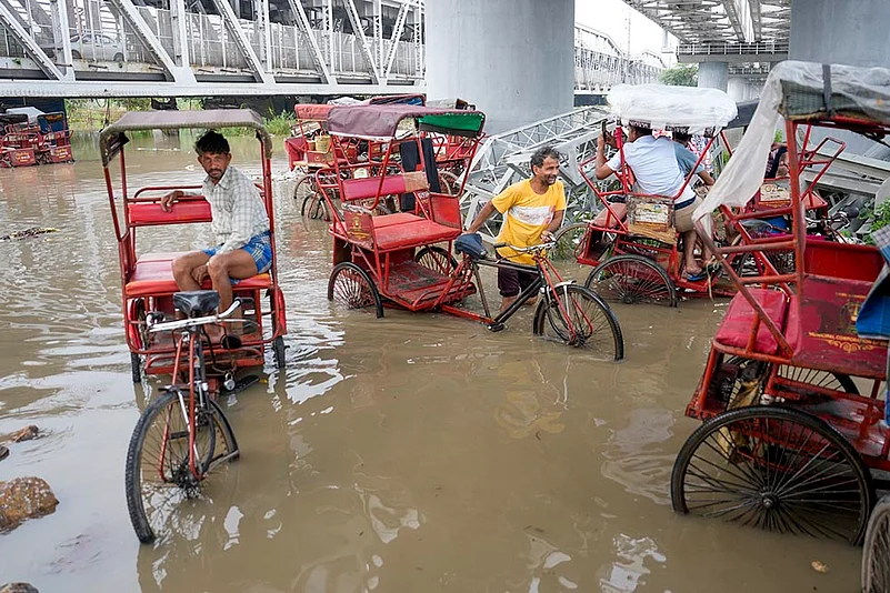 India monsoon season - Yamunas Water level crosses danger mark in Delhi_1