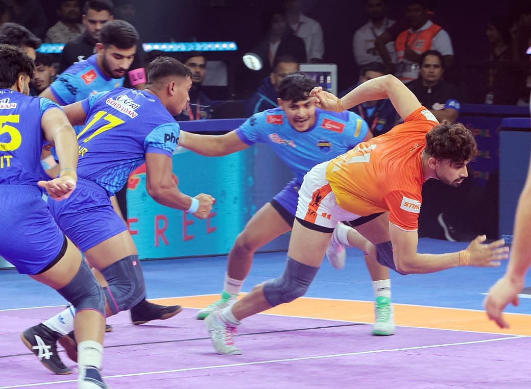 File : Puneri Paltan Vs Bengal Warriorz, PKL 2025: Aditya Shinde, Aslam Inamdar Star As Puneri Paltan Continue Fine Form 