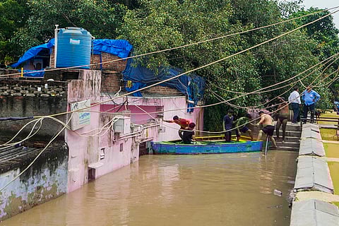 Yamuna level in Delhi continues to rise