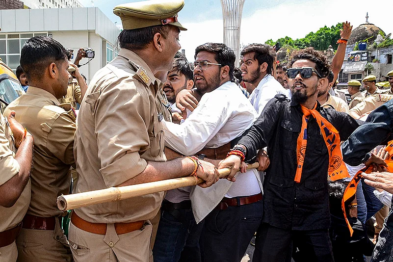 ABVPs protest against Om Prakash Rajbhars