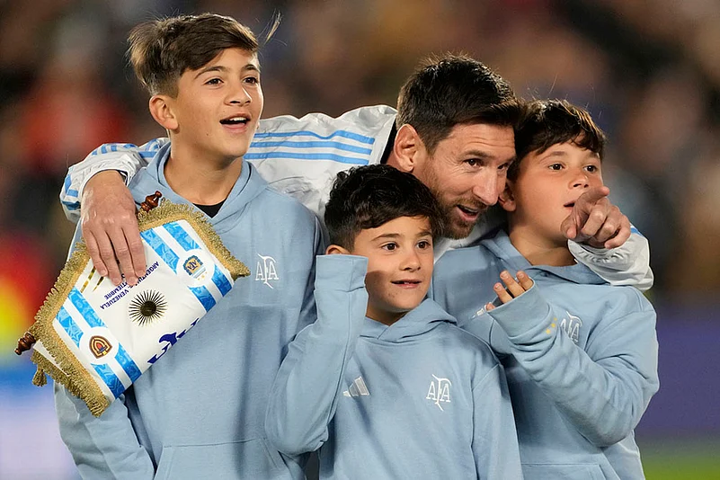 FIFA World Cup 2026 Qualifiers CONMEBOL match Argentina vs Venezuela_ Lionel Messi and his sons