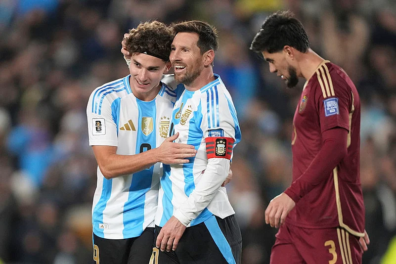 FIFA World Cup 2026 Qualifiers CONMEBOL match Argentina vs Venezuela_Julian Alvarez, Leo Messi