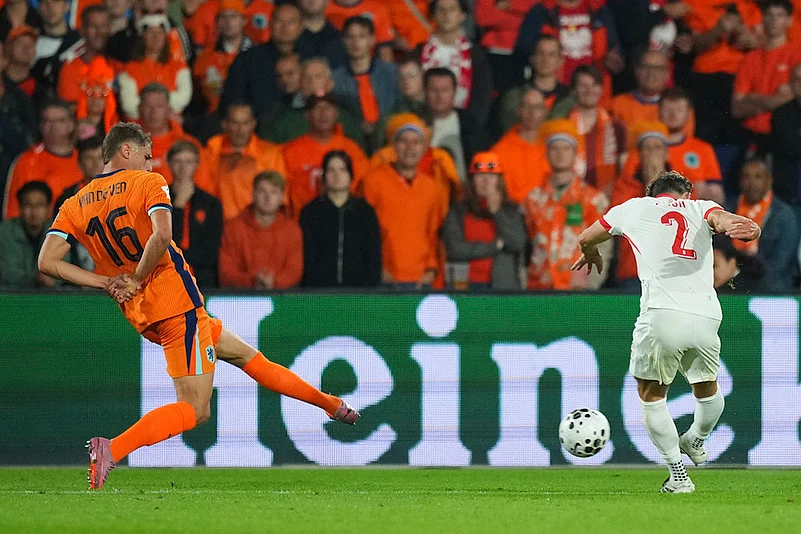 UEFA FIFA World Cup 2026 European qualifiers Match Netherlands vs Poland_Matty Cash