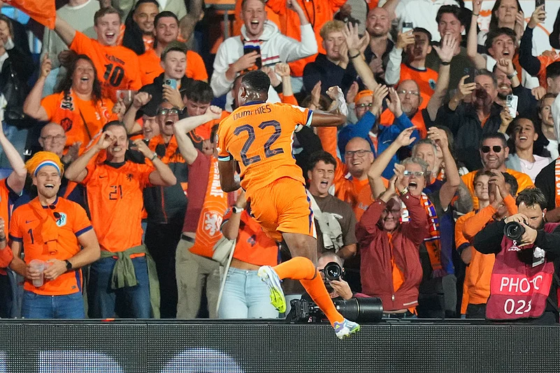 UEFA FIFA World Cup 2026 European qualifiers Match Netherlands vs Poland_Denzel Dumfries