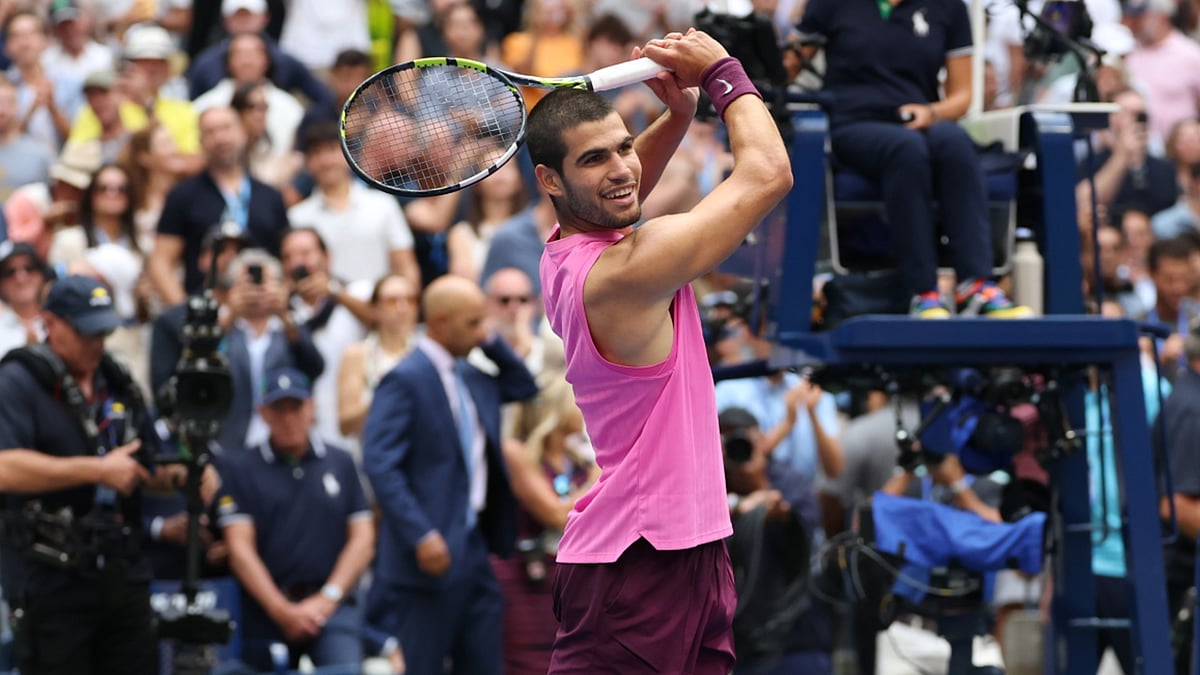 Carlos Alcaraz in actoion in the US Open 2025.