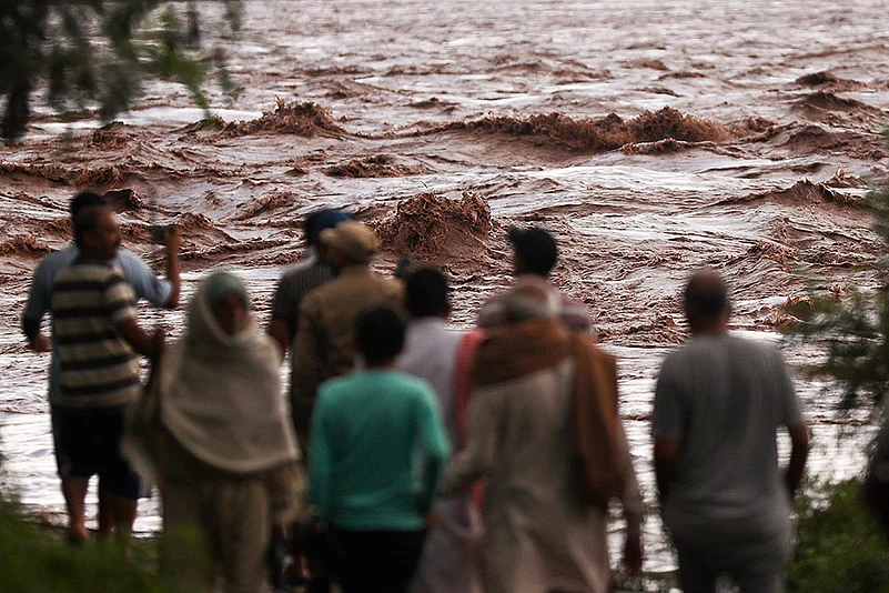 Weather: Floods in Akhnoor sector
