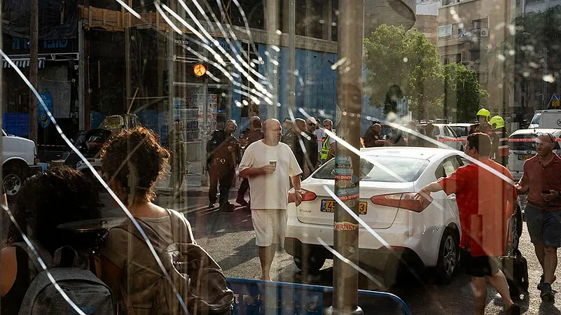 Houthi rebels in Yemen launched drone strikes Tel Aviv_2