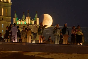 | Photo: AP/Alexander Zemlianichenko : Russia Lunar Eclipse 2025