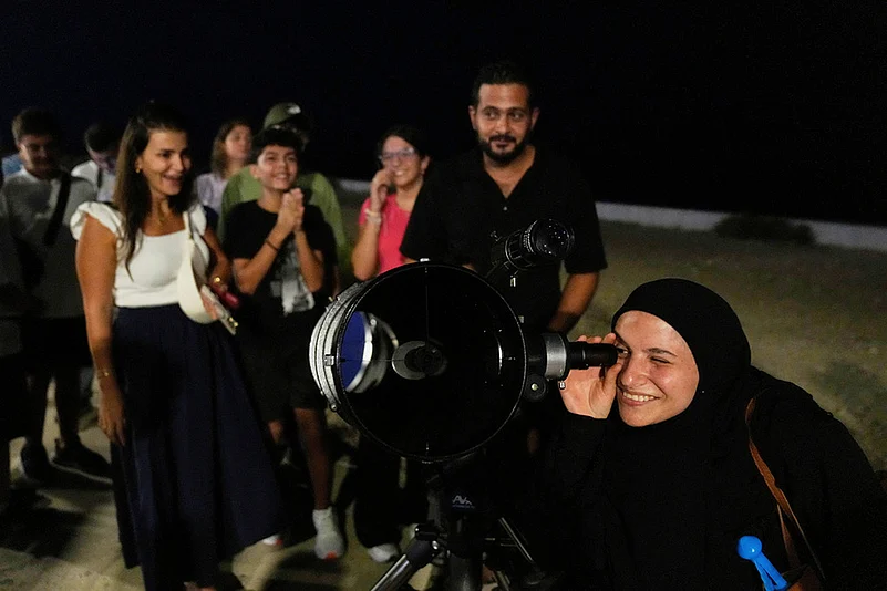 Lunar Eclipse September 2025 Blood Moon photos_Beirut Lunar Eclipse 2025