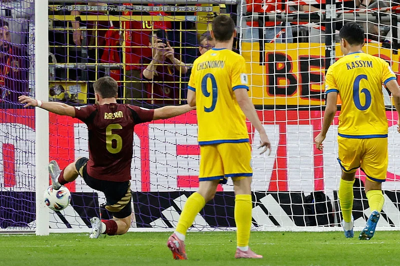 2026 World Cup qualification Europe Belgium vs Kazakhstan match_Nicolas Raskin