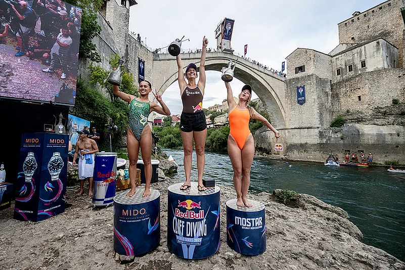 Red Bull Cliff Diving World Series in Mostar: Xantheia Pennisi, Rhiannan Iffland and Kaylea Arnett