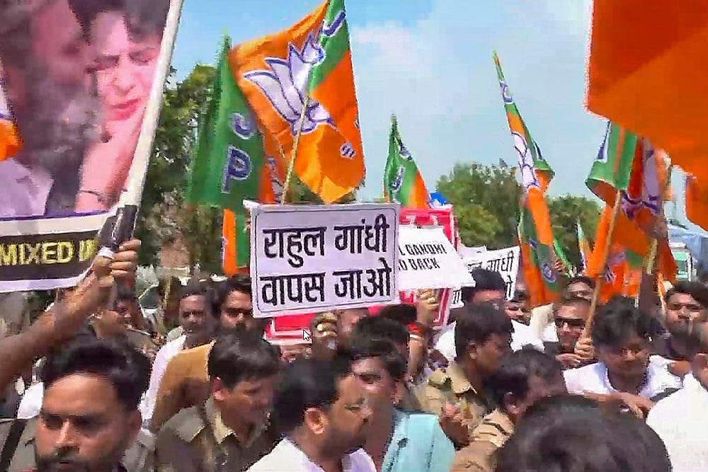 | Photo: PTI : Rahul Gandhi's convoy stopped