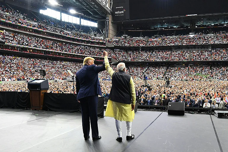 Mercurial Handshake: Prime Minister Narendra Modi with President Donald Trump at the Howdy Modi in Houston on September 22, 2019 - | Photo: Shutterstock