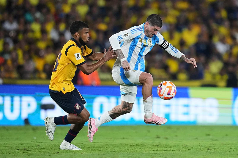 FIFA World Cup CONMEBOL qualifying soccer match Ecuador vs Argentina_Rodrigo De Paul