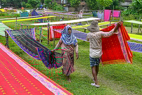 Handloom fabric in Nadia