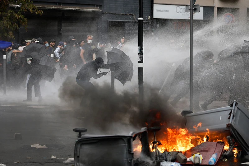 Protest France Block Everything