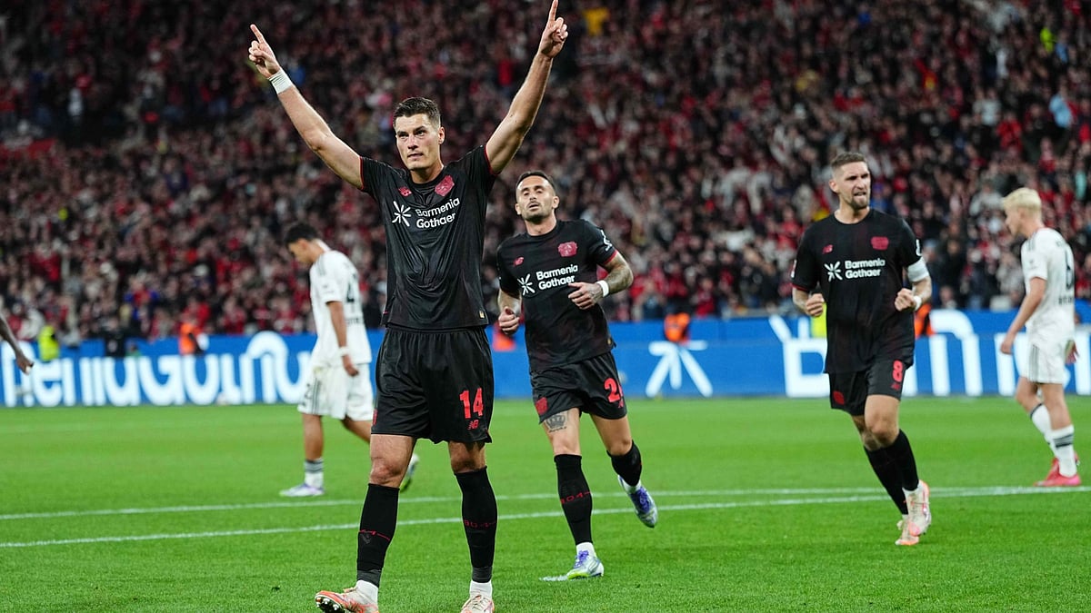 Patrik Schick celebrates his goal against Eintracht Frankfurt.
