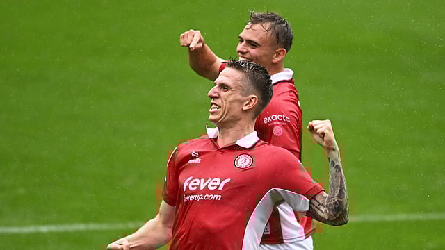 EFL Championship: Bristol City Dominate Struggling Sheffield Wednesday; QPR Beat Wrexham