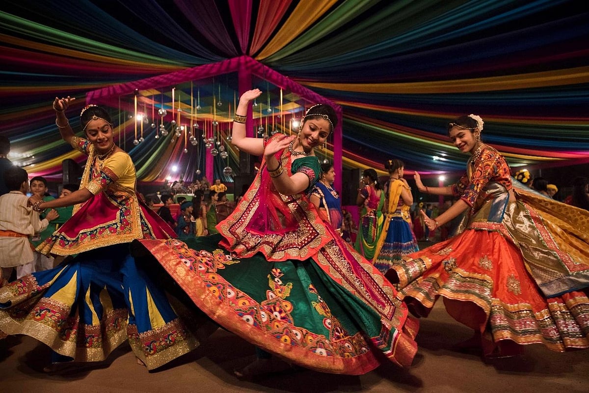 Navratri 2025 Colors: Your Day-By-Day Guide With Dates & Meanings