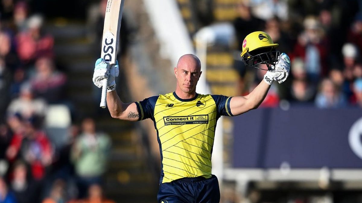 X/ hantscricket : Chris Lynn Smashes Five Consecutive Sixes To Score Century In Vitality Blast 2025 Semi-Final
