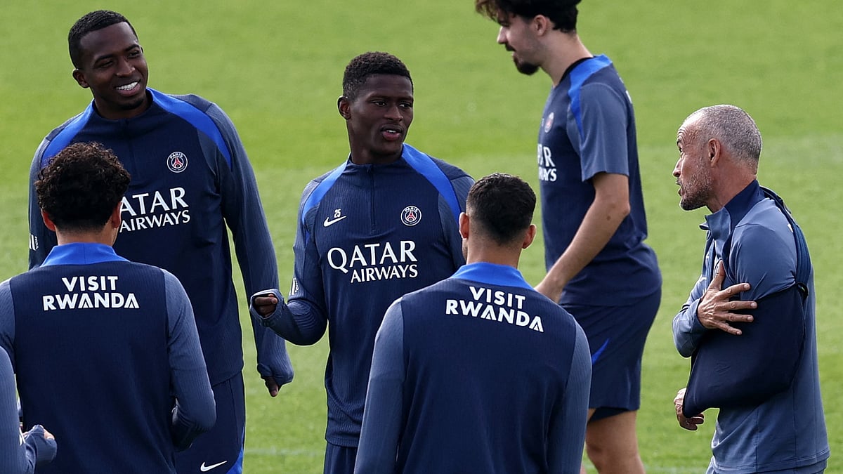 Paris Saint-Germain players in training ahead of the match against Lens.