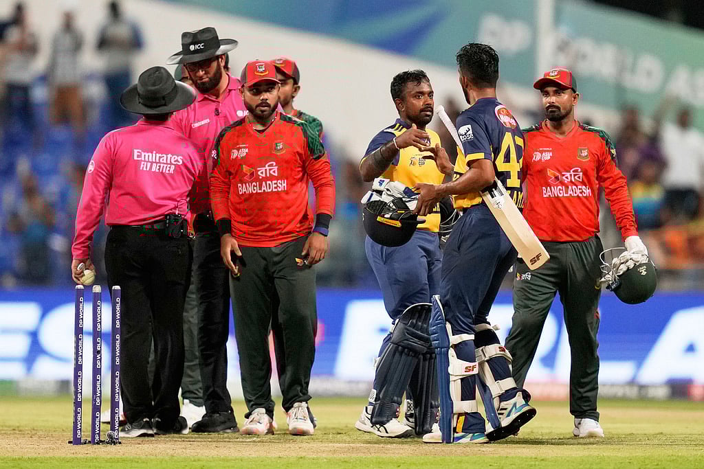 | Photo: AP/Altaf Qadri : Sri Lanka vs Bangladesh 5th Match