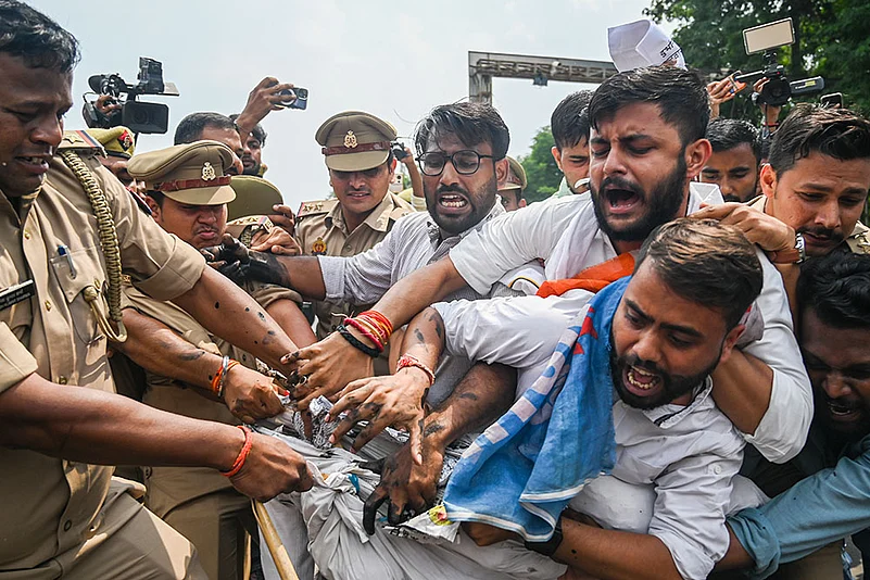 NSUIs protest against India-Pak match
