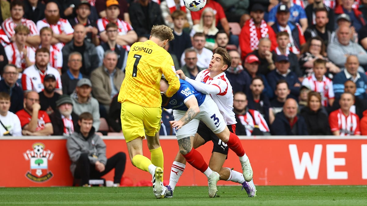 Southampton and Portsmouth played out a 0-0 draw
