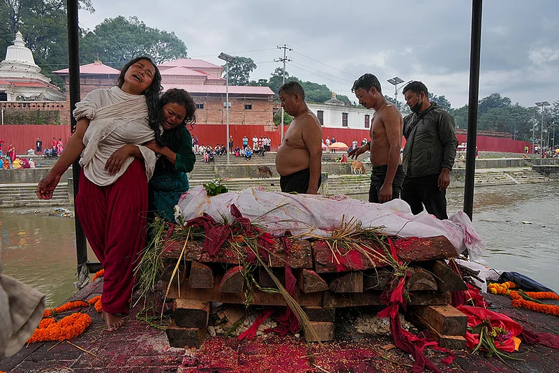 Nepal crisis: Cremation of violence victims